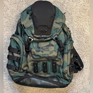 Oakley Kitchen Sink Backpack, Brand New, Hunter-Camo